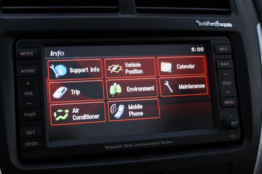  Mitsubishi Outlander Sport SE AWC 2011 года  (фото 21 из 48)